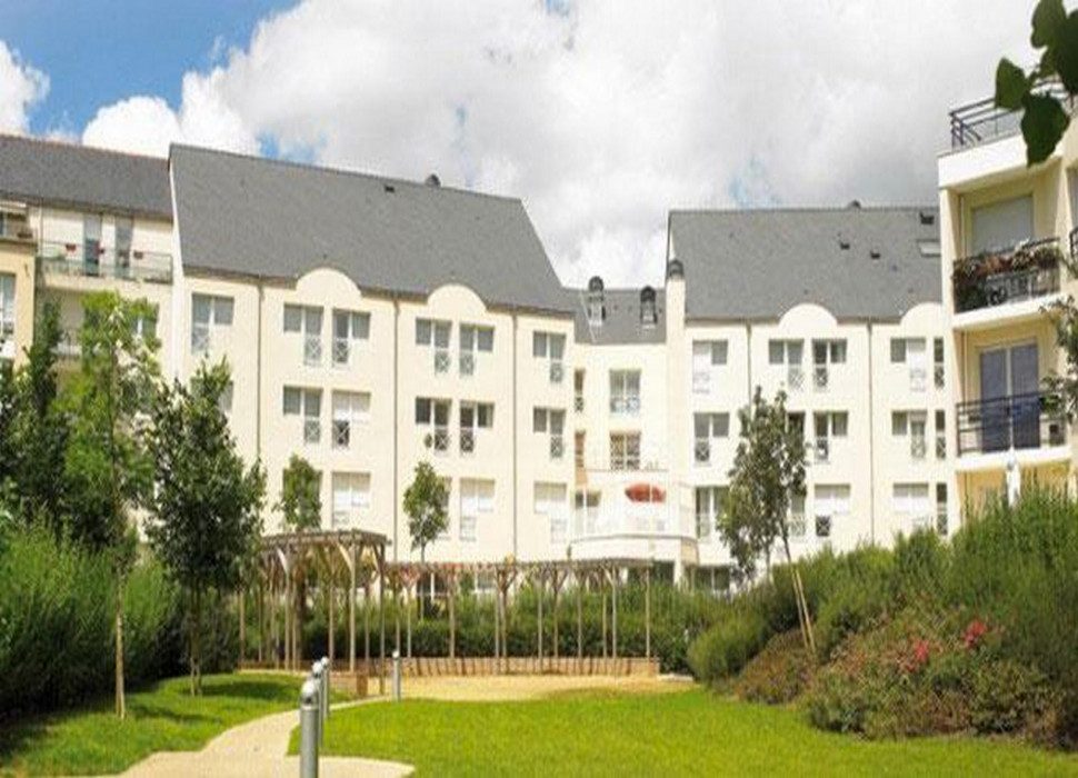 T1 disponible à Poigny-la-Forêt dans La cerisaie