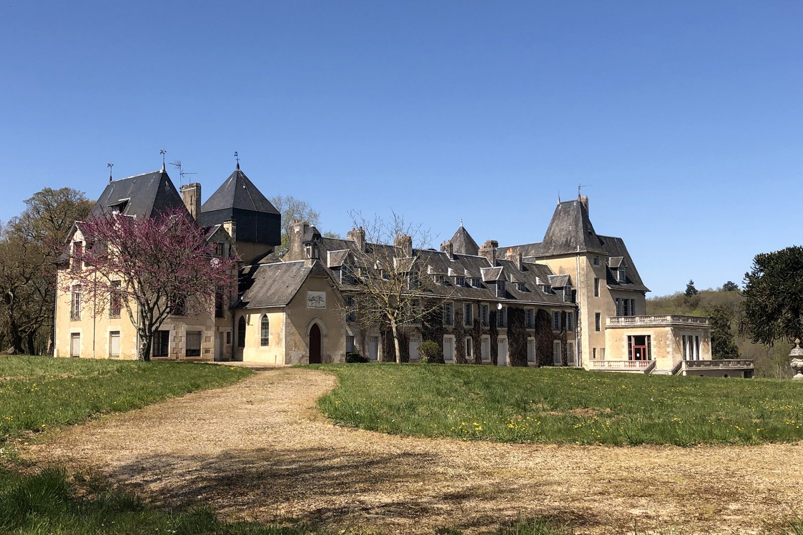 POITIERS-LIGUGÉ : Château de la Mothe à Ligugé — visuel 1 sur 1